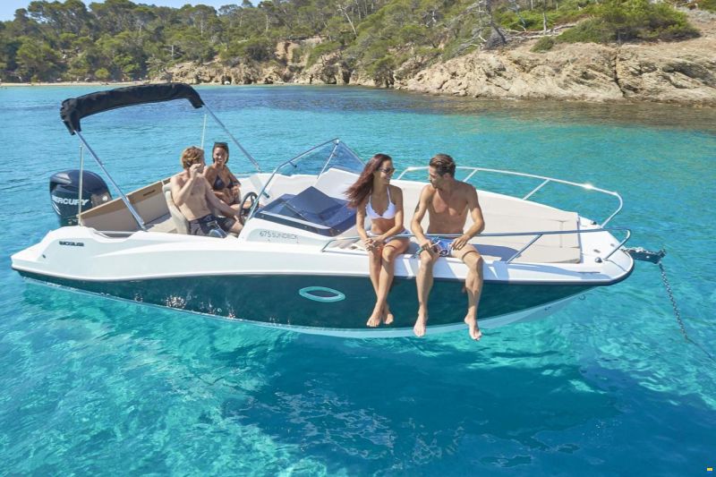 Quicksilver Activ 675 Sundeck und Trailer