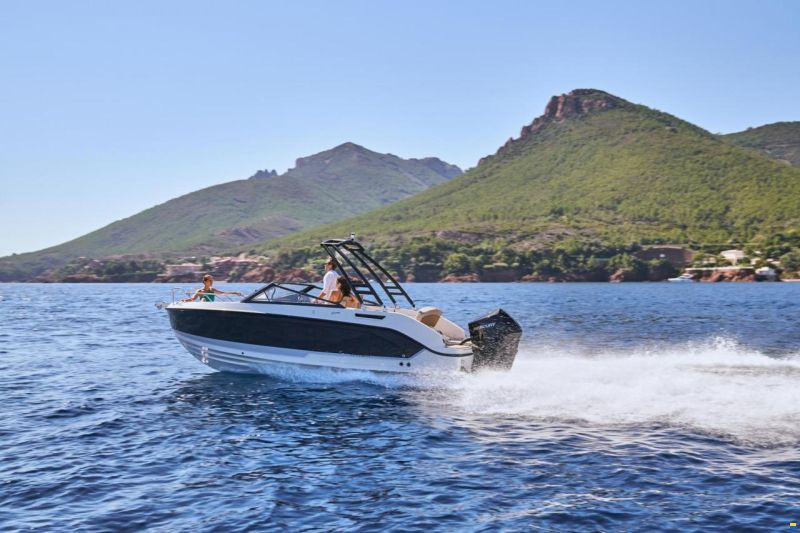 Quicksilver Activ 675 Bowrider