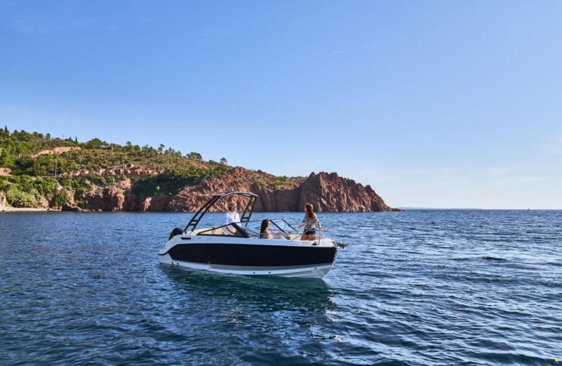 Quicksilver Activ 675 Bowrider