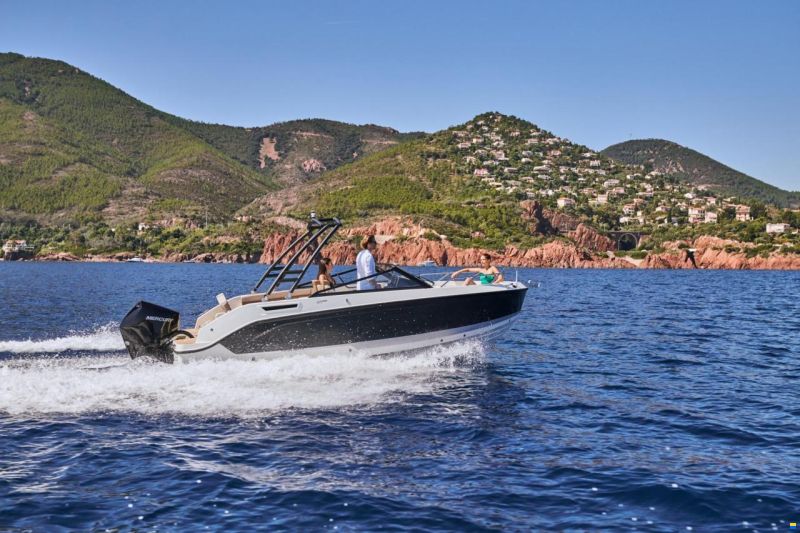 Quicksilver Activ 675 Bowrider