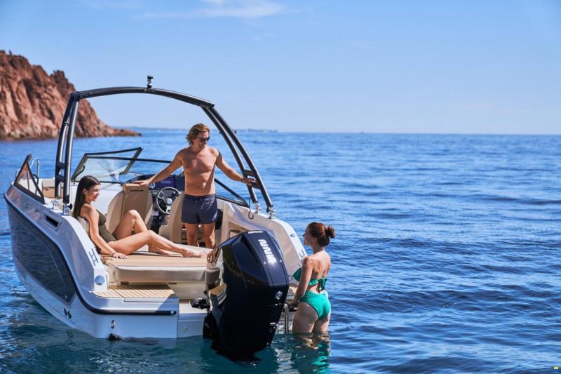 Quicksilver 675 Bowrider und Trailer
