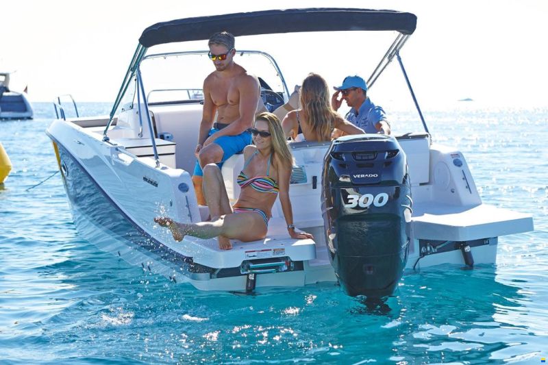 Quicksilver Activ 755 Sundeck