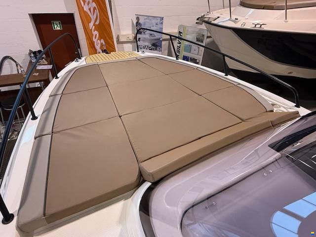 Quicksilver 755 Sundeck