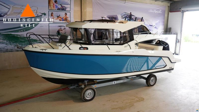 Quicksilver 805 Pilothouse