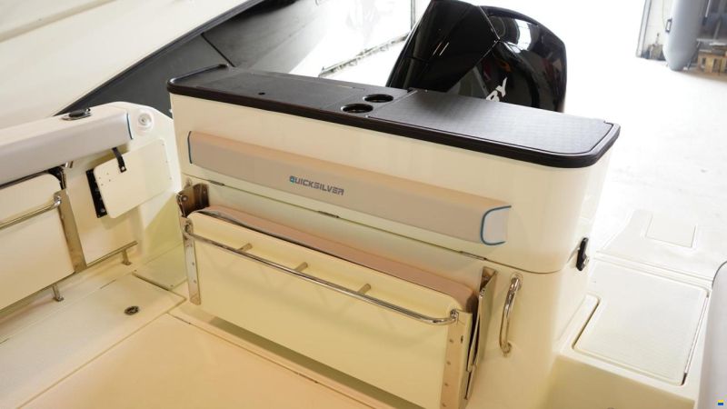 Quicksilver 805 Pilothouse
