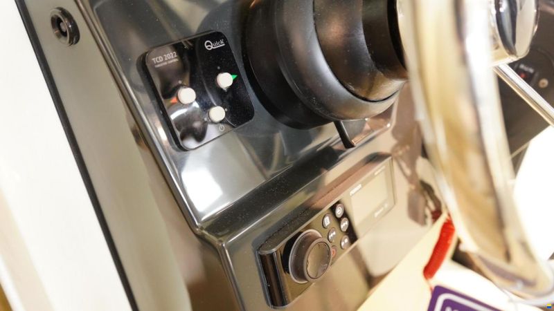 Quicksilver 805 Pilothouse
