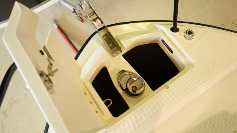 Quicksilver 805 Pilothouse