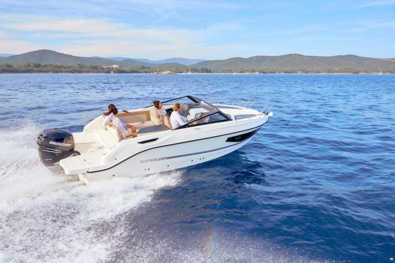 Quicksilver Activ 755 Cruiser und Trailer