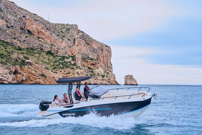 Quicksilver Activ 805 Open