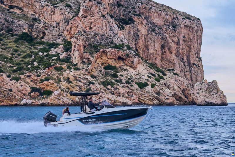 Quicksilver Activ 805 Open