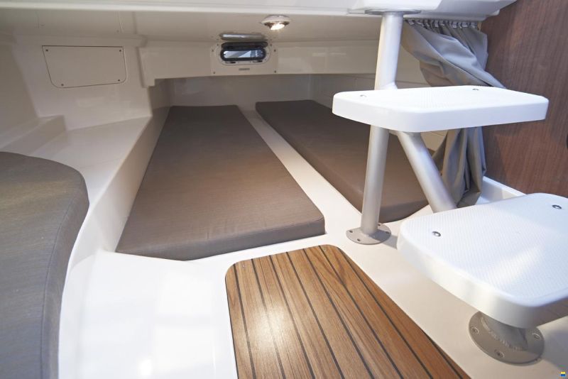 Quicksilver Activ 805 Cruiser