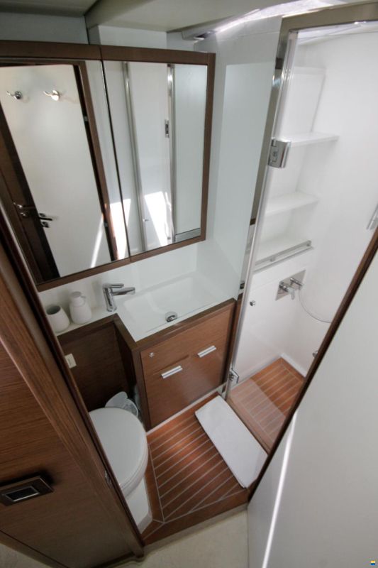 Lagoon 620 Essense