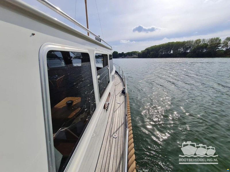 Linssen Sturdy 1000 AC Royal