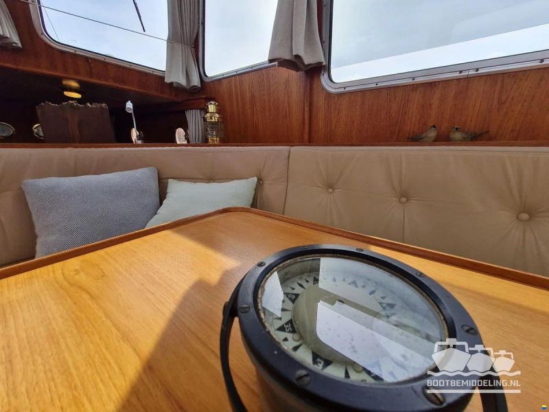 Linssen Sturdy 1000 AC Royal