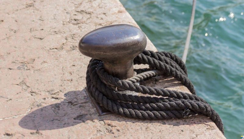 Ricerca ormeggio lago Maggiore o Lugano