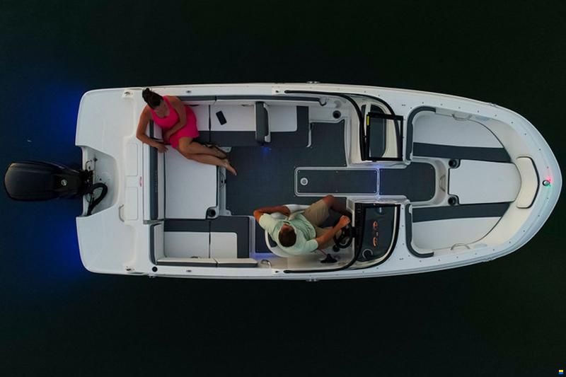 Bayliner VR4 Bowrider Outboard mit 115PS