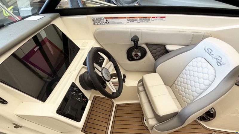 Sea Ray 230 Sunsport OB