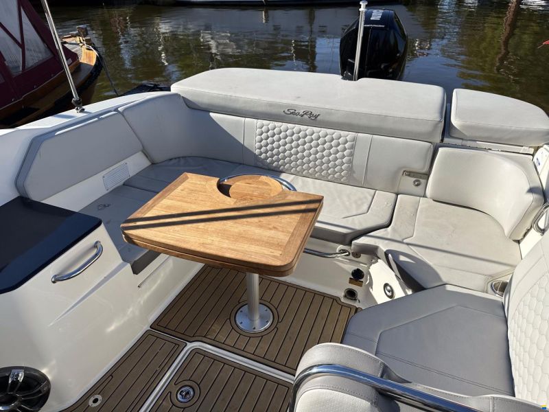 Sea Ray 230 Sunsport OB
