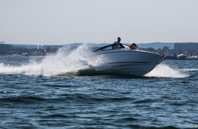 Parker 630 Bowrider und Trailer