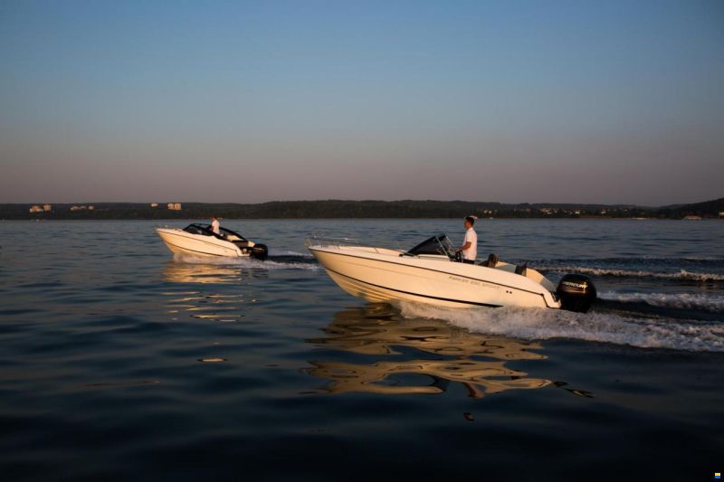 Parker 630 Bowrider und Trailer