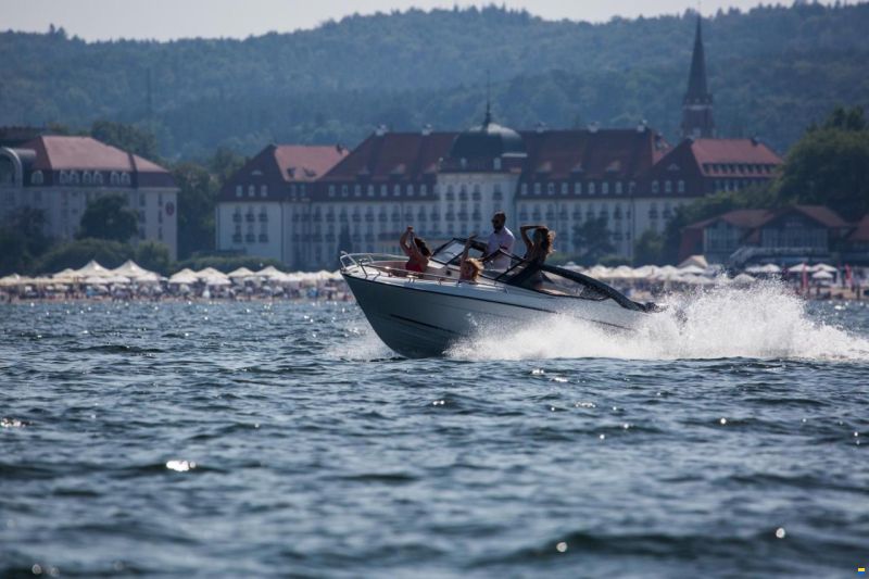 Parker 630 Bowrider und Trailer