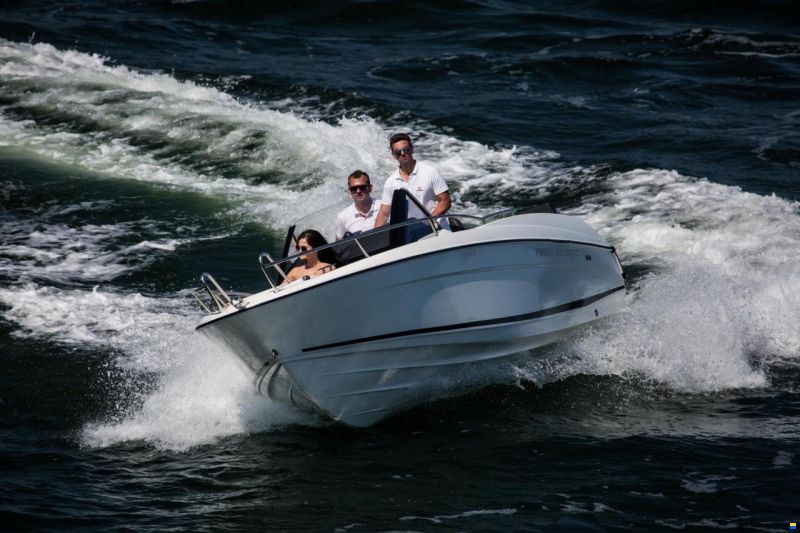 Parker 630 Bowrider und Trailer
