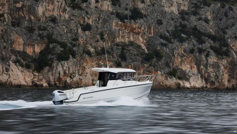 Parker 700 Pilothouse
