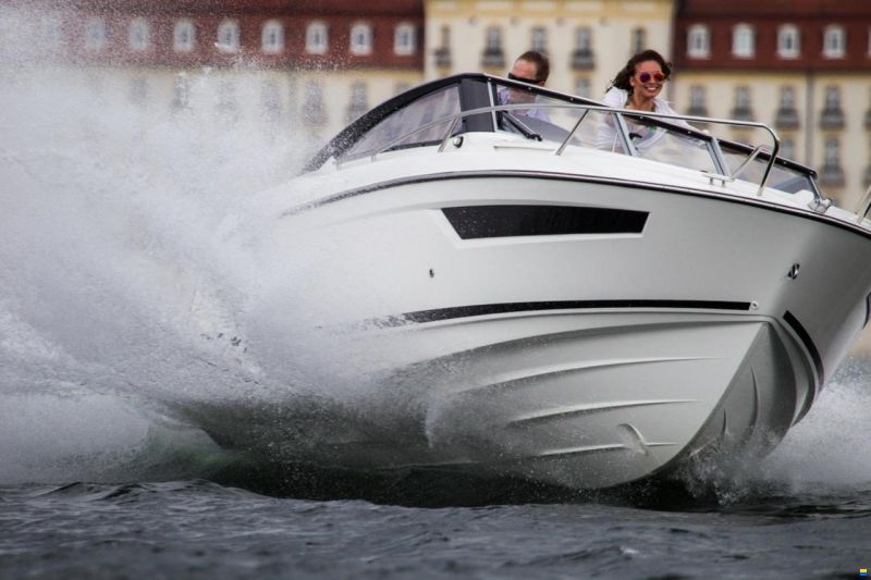 Parker 750 Day Cruiser inkl. 150 PS und Trailer
