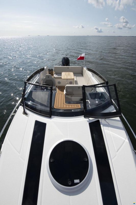 Parker 720 Adventure inkl. 200 PS und Trailer
