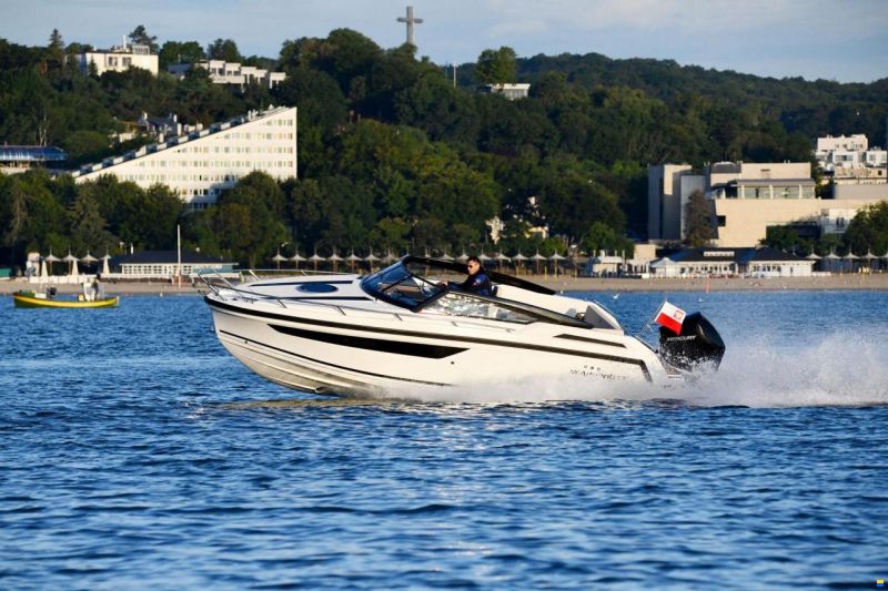 Parker 720 Adventure inkl. 200 PS und Trailer