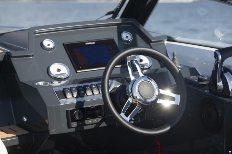 Parker 720 Adventure inkl. 200 PS und Trailer