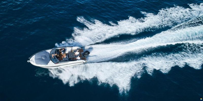 Parker 800 Cruiser inkl. 200 PS und Trailer