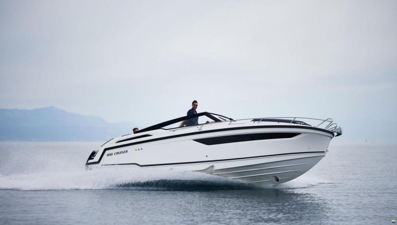 Parker 800 Cruiser inkl. 200 PS und Trailer