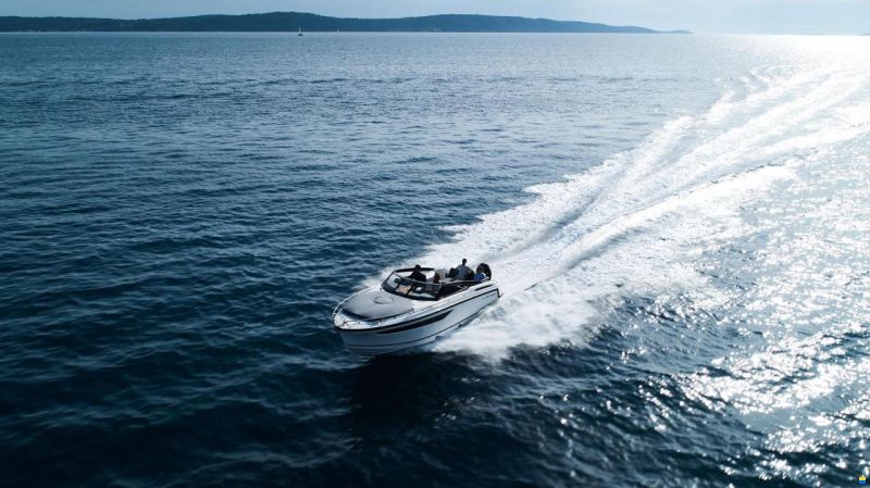 Parker 800 Cruiser inkl. 200 PS und Trailer