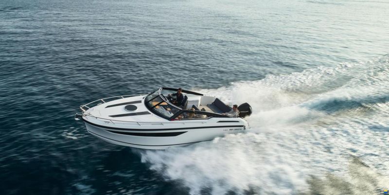 Parker 800 Cruiser inkl. 200 PS und Trailer