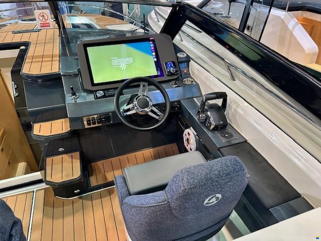 Parker 910 Odyssey mit 2x 250PS Gebrauchtboot 2
