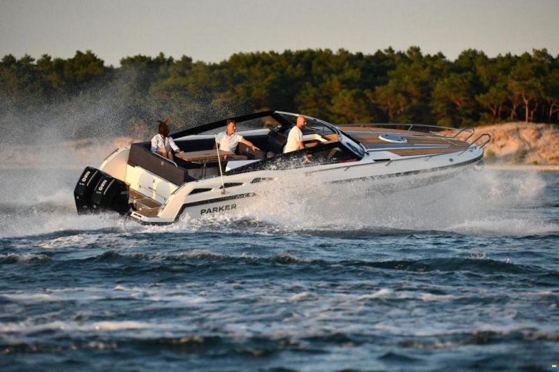 Parker 910 Odyssey mit 2x 200PS