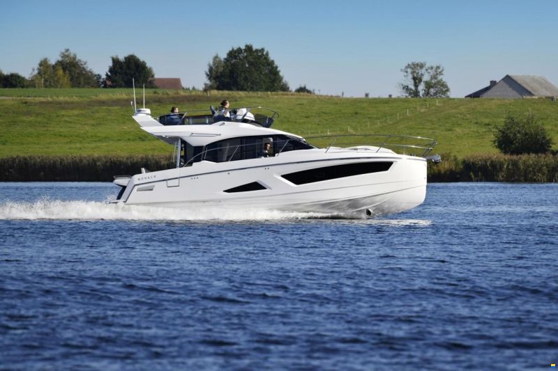 Parker Monaco 110 Flybridge 2 x 200 PS