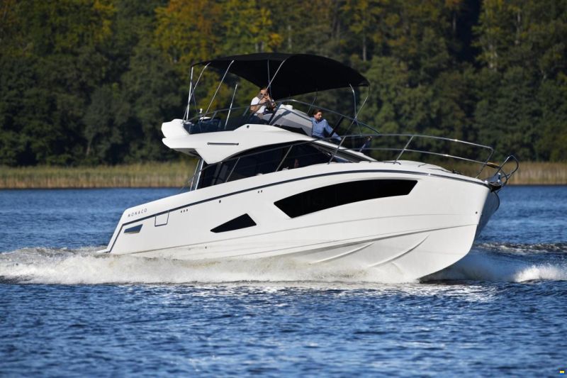 Parker Monaco 110 Flybridge 2 x 200 PS