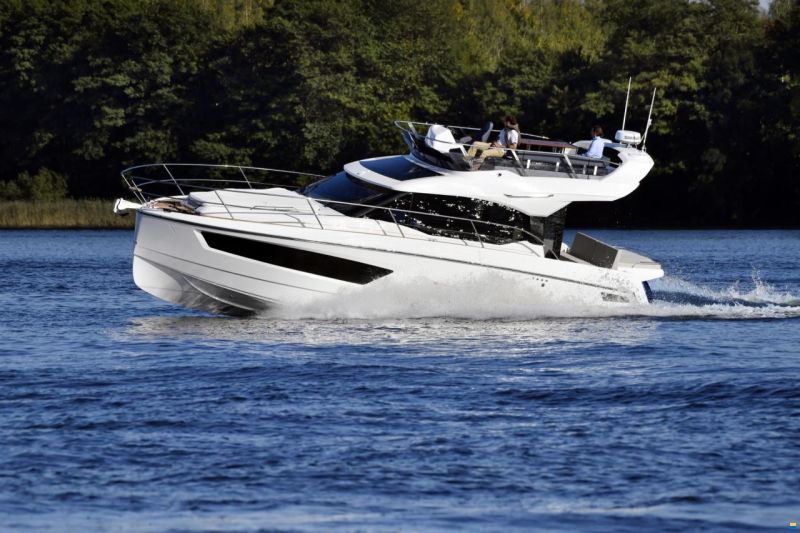Parker Monaco 110 Flybridge
