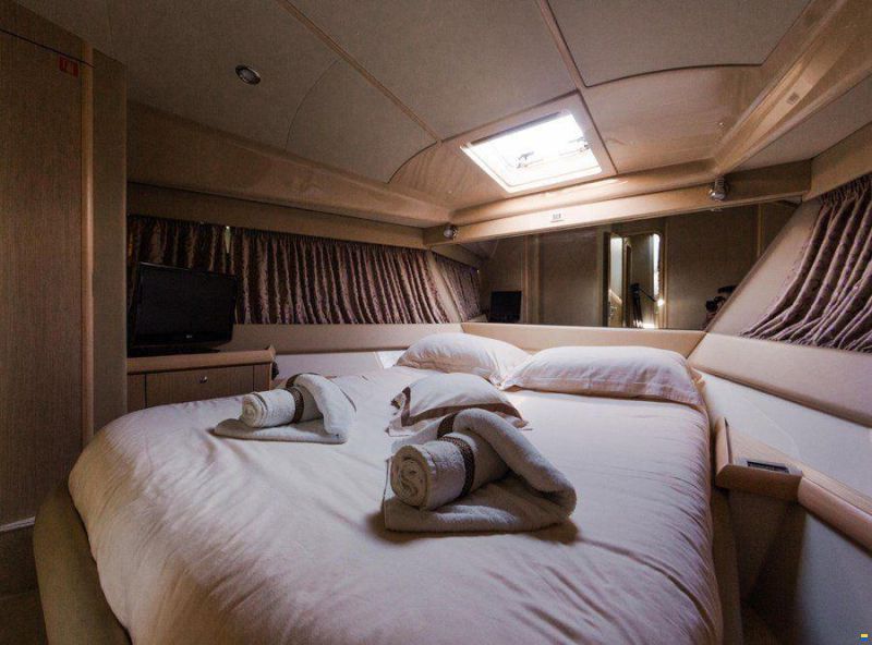 Ferretti 460
