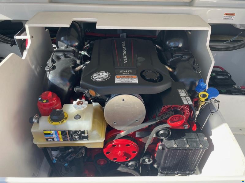 Crownline 210 SS