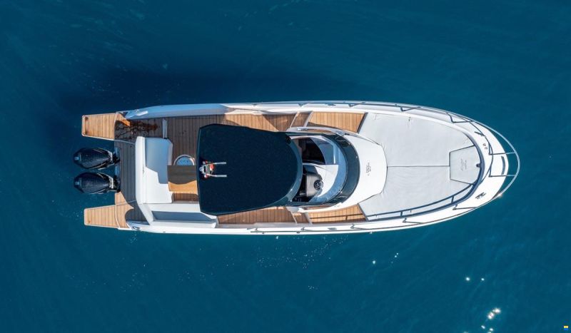 Sessa Key largo 34 Outboard Line