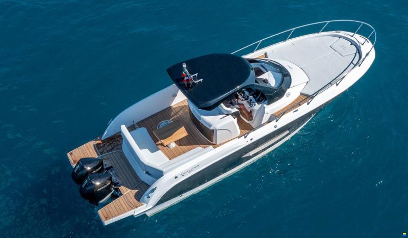 Sessa Key largo 34 Outboard Line