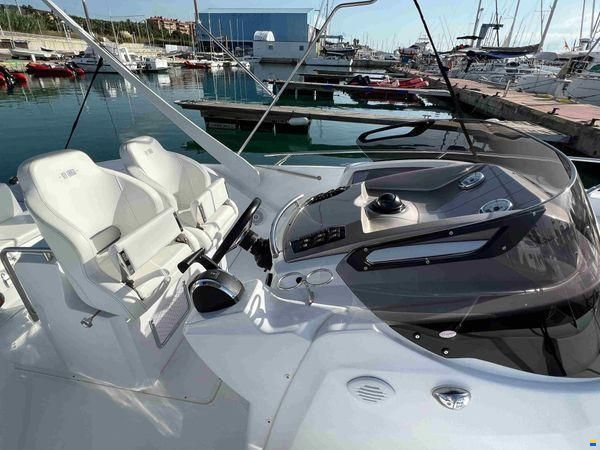 Sessa Key Largo 27 Outboard Line