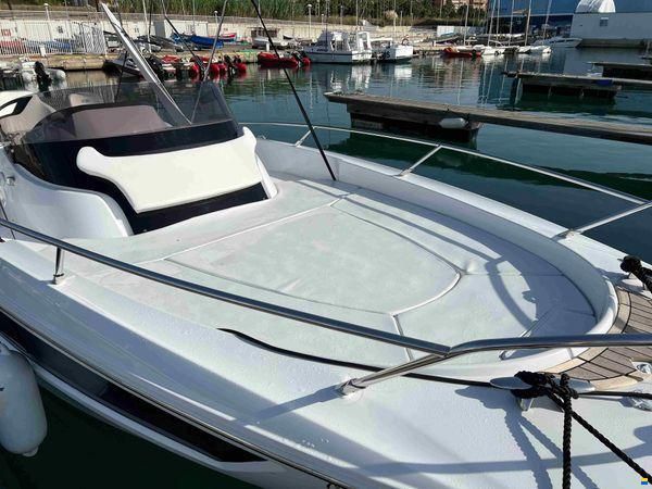 Sessa Key Largo 27 Outboard Line