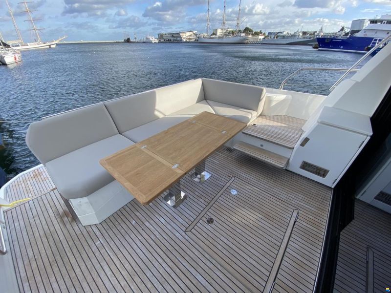 Prestige 520 S