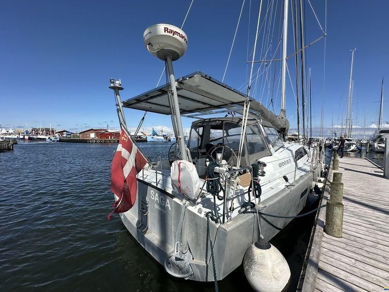 Adventure yacht 55