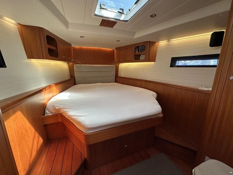 Adventure yacht 55