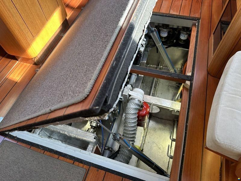 Adventure yacht 55